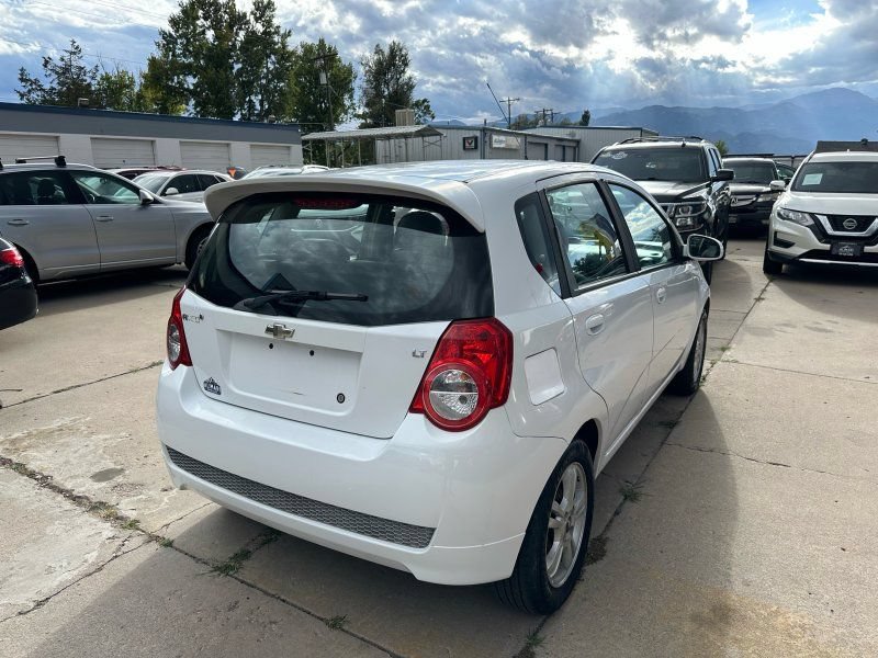 Used 2011 Chevrolet Aveo5 LT FWD image 7