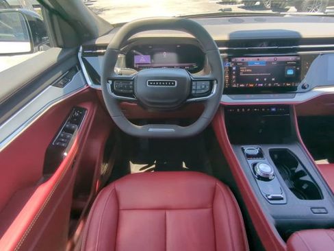Used 2024 Jeep Wagoneer Launch Edition AWD/4WD image 19