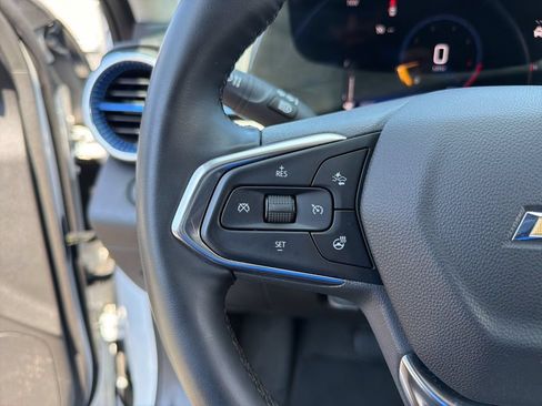 Used 2025 Chevrolet Trax LT w/ LT Convenience Package FWD image 20