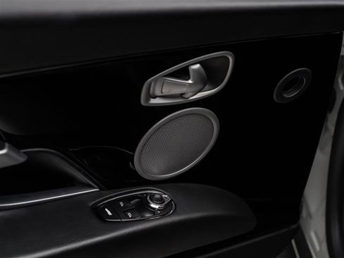 Used 2019 Aston Martin DB11 Base image 22