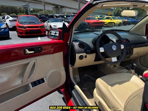 Used 2006 Volkswagen Beetle Convertible w/ Package 1 FWD image 22