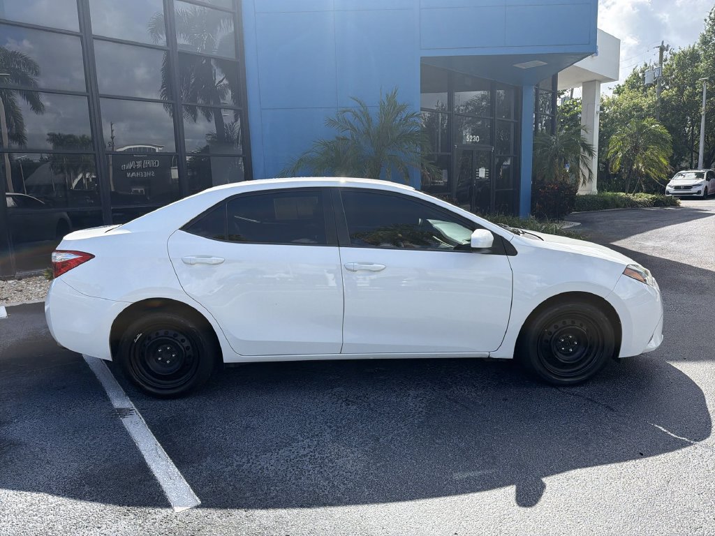 Used 2016 Toyota Corolla LE FWD image 26