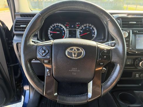 Used 2019 Toyota 4Runner TRD Off-Road Premium AWD/4WD image 19