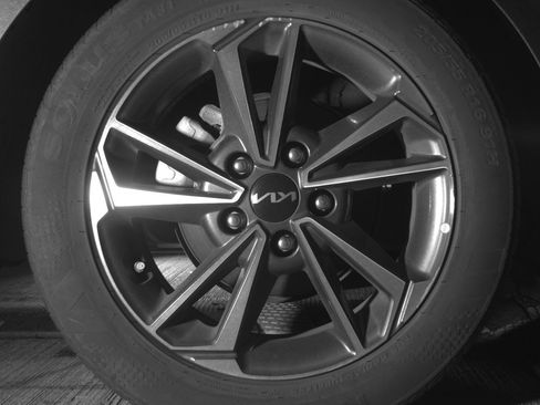 Used 2024 Kia Forte LXS image 20