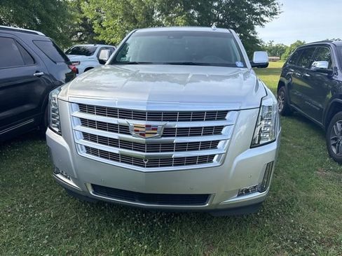 Used 2019 Cadillac Escalade Premium Luxury w/ LPO, Radiant Package RWD image 3
