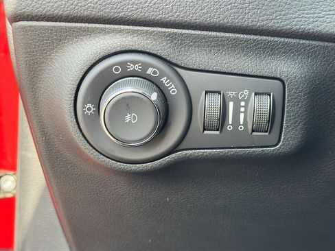 Used 2018 Jeep Compass Latitude w/ Popular Equipment Group image 33