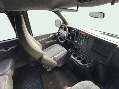 Used 2010 Chevrolet Express 3500 LT w/ LT Preferred Equipment Group image 9