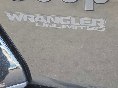 Used 2021 Jeep Wrangler Unlimited Sahara image 14