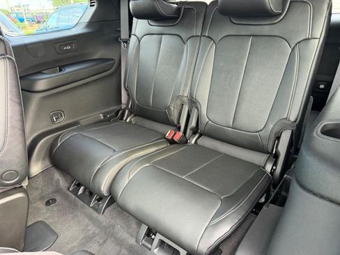 New 2026 Jeep Grand Cherokee L Limited AWD/4WD image 9