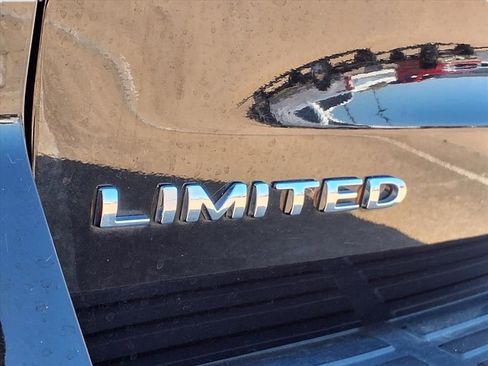 Used 2024 Ford Expedition Limited image 7