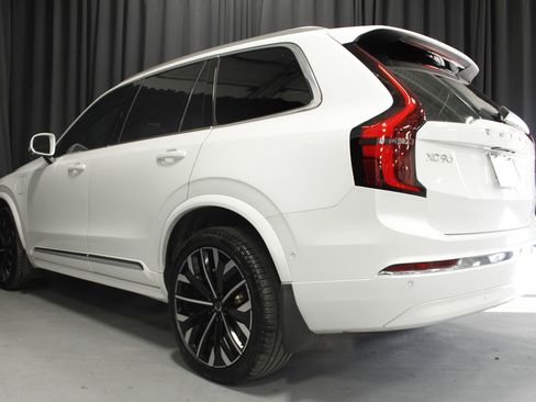 Used 2025 Volvo XC90 T8 Ultra image 15