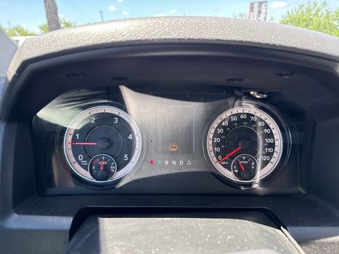 Used 2018 RAM 3500 Tradesman w/ Chrome Appearance Group AWD/4WD image 29