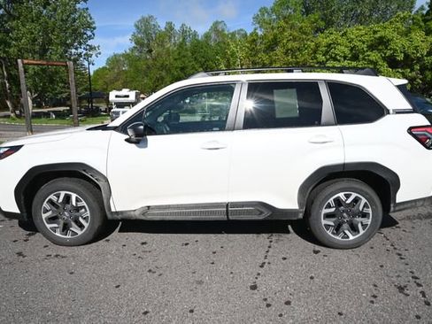 Used 2026 Subaru Forester Premium AWD/4WD image 2