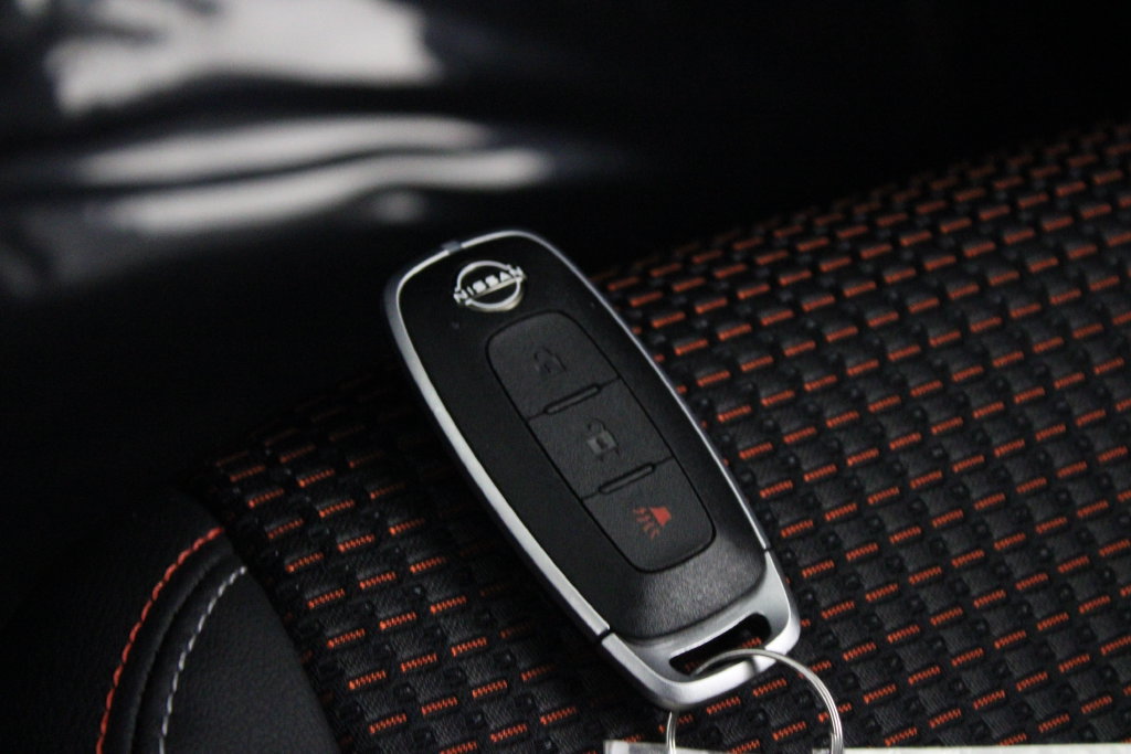 Certified 2025 Nissan Kicks SR FWD image 28