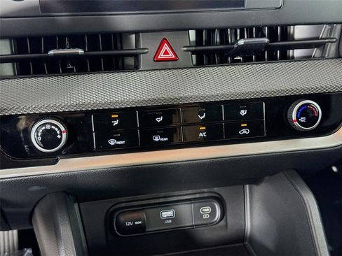 Certified 2025 Kia Sportage LX AWD/4WD image 16