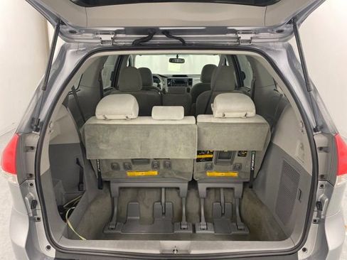 Used 2012 Toyota Sienna LE image 33