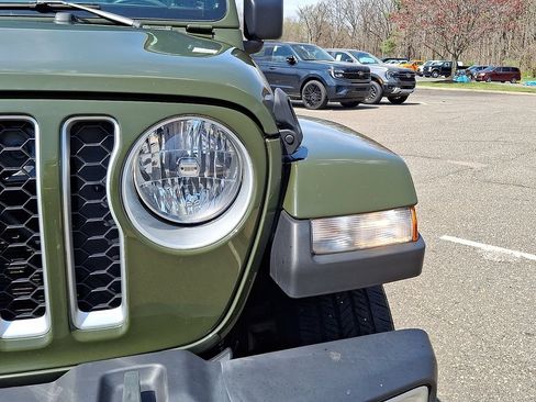 Used 2021 Jeep Gladiator Overland w/ Popular Equipment Package AWD/4WD image 14