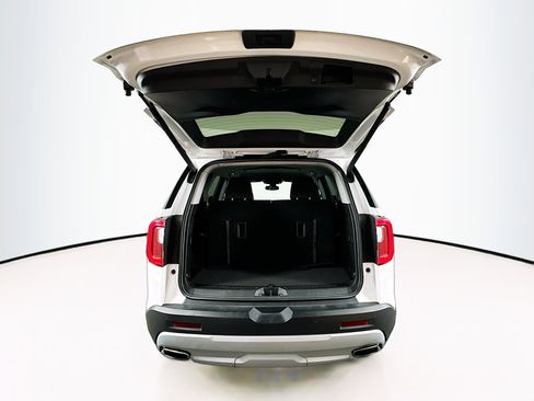 Used 2023 GMC Acadia SLT image 31