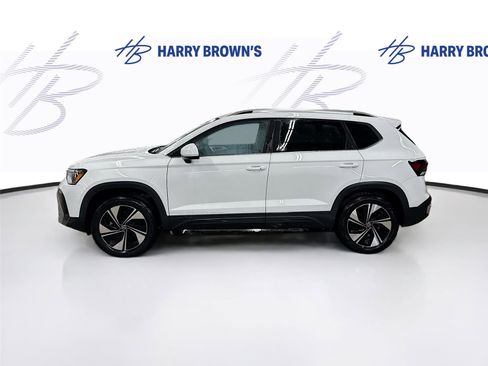 Used 2025 Volkswagen Taos SE image 8