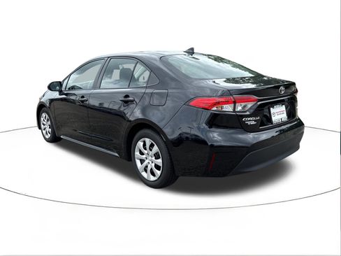 Used 2024 Toyota Corolla LE FWD image 5