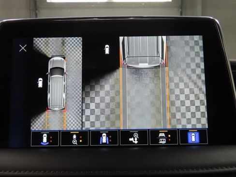 Used 2024 Chevrolet Suburban High Country image 16