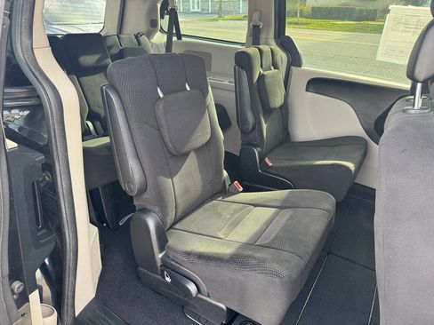 Used 2013 Dodge Grand Caravan American Value Package w/ UConnect Hands-Free Group image 19