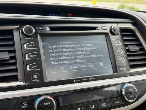 Used 2018 Toyota Highlander Limited AWD/4WD image 11