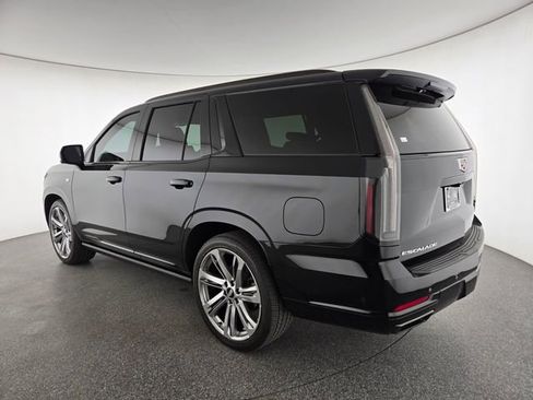 Used 2025 Cadillac Escalade Sport w/ Touring Package image 17