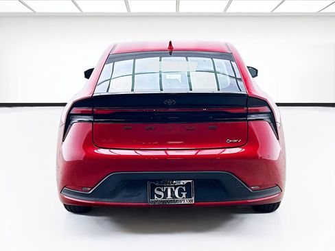 Used 2024 Toyota Prius LE image 5