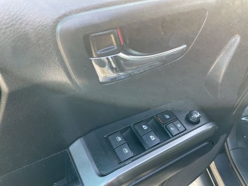 Used 2021 Toyota Tacoma TRD Sport w/ Technology Package image 6