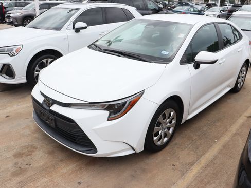 Used 2024 Toyota Corolla LE FWD image 6