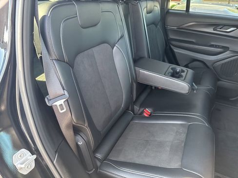Used 2025 Jeep Grand Cherokee Altitude AWD/4WD image 42