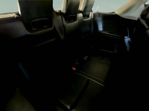 Used 2023 Nissan Pathfinder SL image 10