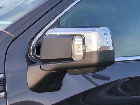 Used 2025 GMC Sierra 1500 SLT RWD image 12