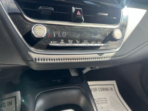 Used 2024 Toyota Corolla SE w/ SE Premium Package FWD image 19