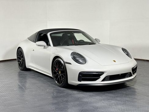 Used 2022 Porsche 911 Targa 4 GTS AWD/4WD image 9