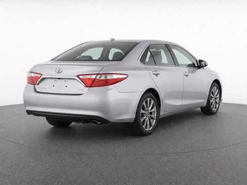 Used 2017 Toyota Camry XLE FWD image 6