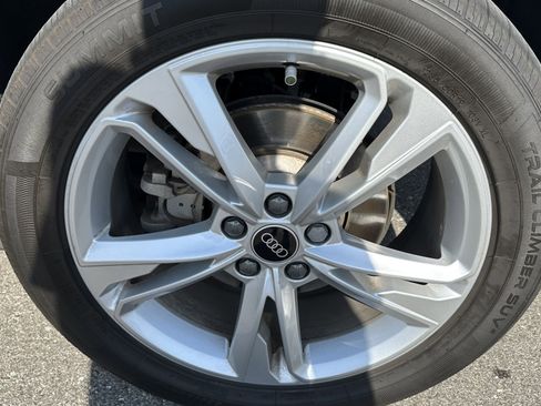 Used 2021 Audi Q3 2.0T Premium w/ 19" Wheel Package image 13