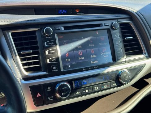 Used 2017 Toyota Highlander Limited image 35