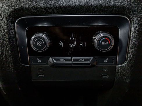 Used 2025 GMC Yukon XL Denali image 23