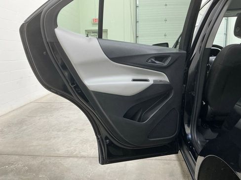 Used 2023 Chevrolet Equinox LT FWD image 18