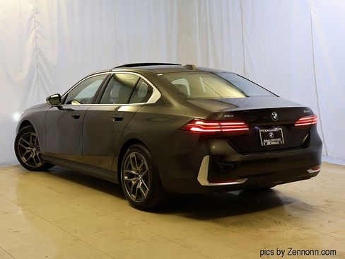 Used 2026 BMW 530i xDrive AWD/4WD image 9