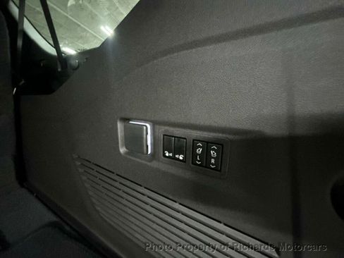 Used 2026 Chevrolet Suburban Z71 w/ Comfort Package image 24