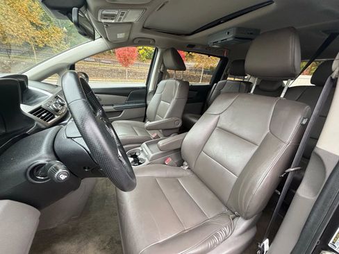 Used 2017 Honda Odyssey EX-L image 16