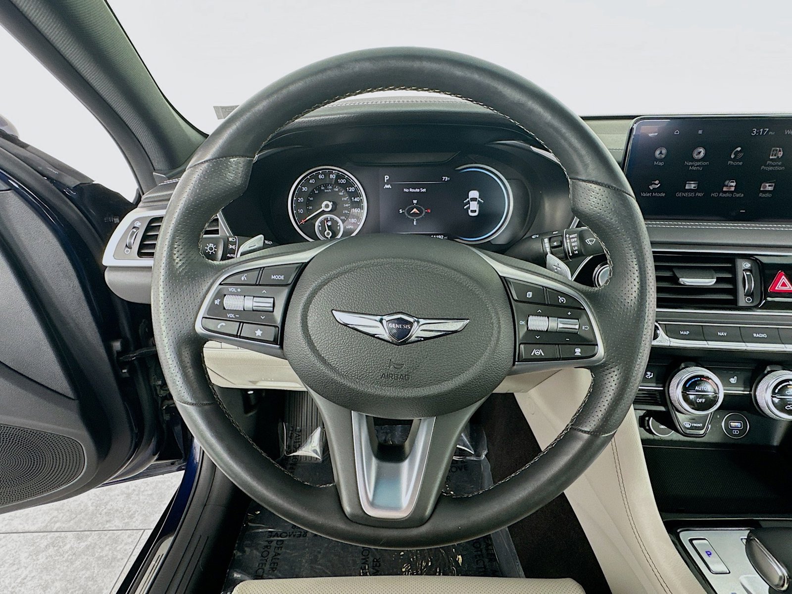 Used 2023 Genesis G70 2.0T RWD image 13