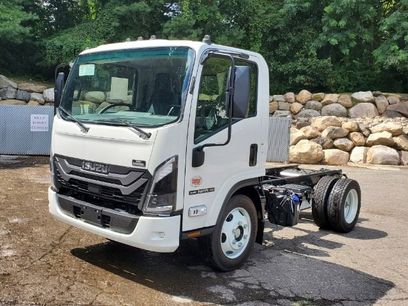 New 2025 Isuzu NPR HD