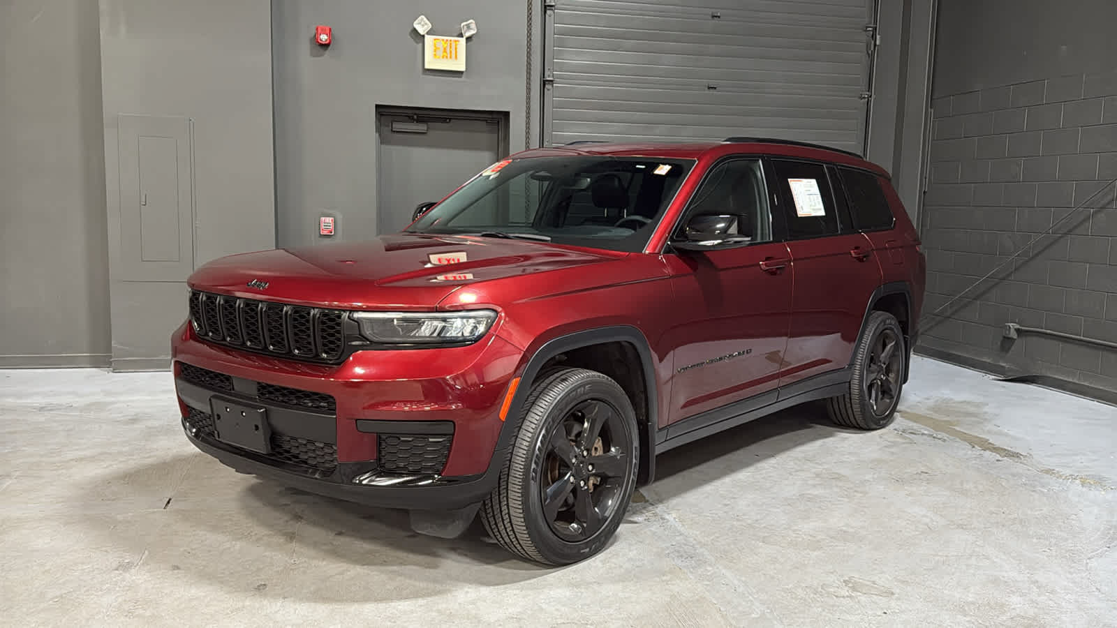 Used 2023 Jeep Grand Cherokee L Laredo AWD/4WD image 3