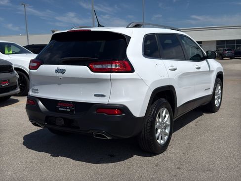 Used 2015 Jeep Cherokee Latitude w/ Comfort/Convenience Group AWD/4WD image 5