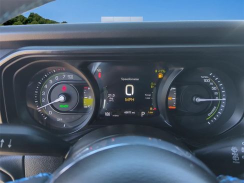 Used 2024 Jeep Wrangler High Altitude AWD/4WD image 17