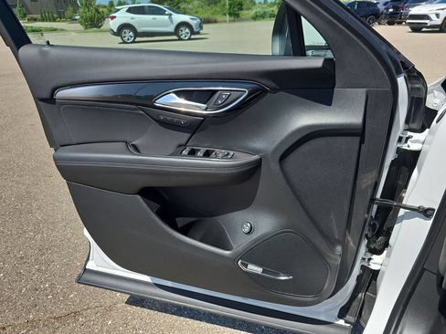 Used 2025 Buick Envision Preferred AWD/4WD image 29